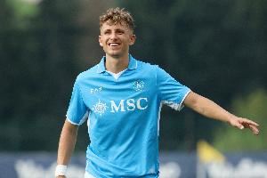 62场0球！那不勒斯官方：林德斯特伦租借+选择买断转会沃尔夫斯堡