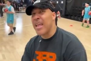 你单腿能击败乔丹？球爹：你知道我可以的 我让他一条腿是为公平